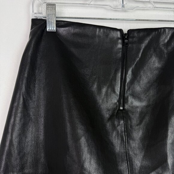 Alice + Olivia Rubi Vegan Leather Lace-Trim Mini Skirt in Black Size 2 EUC - Picture 10 of 13